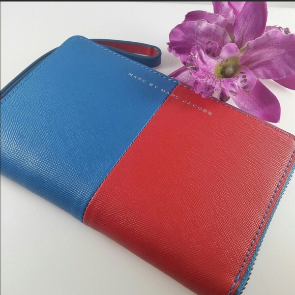 Marc Jacobs Handbags - Marc Jacobs color block zip around wallet